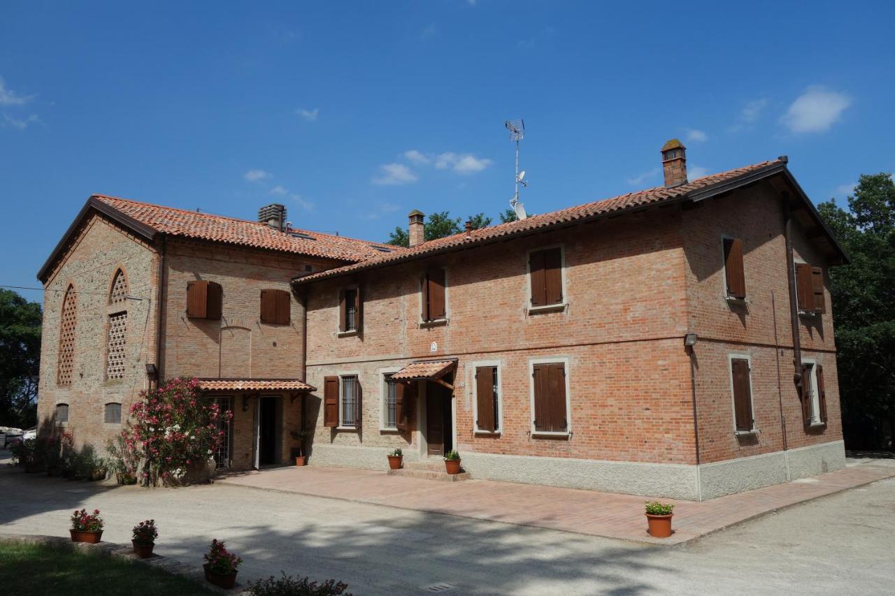 Agriturismo Molino Nuovo คาสเทลซานเปียโตรแตร์เม ภายนอก รูปภาพ