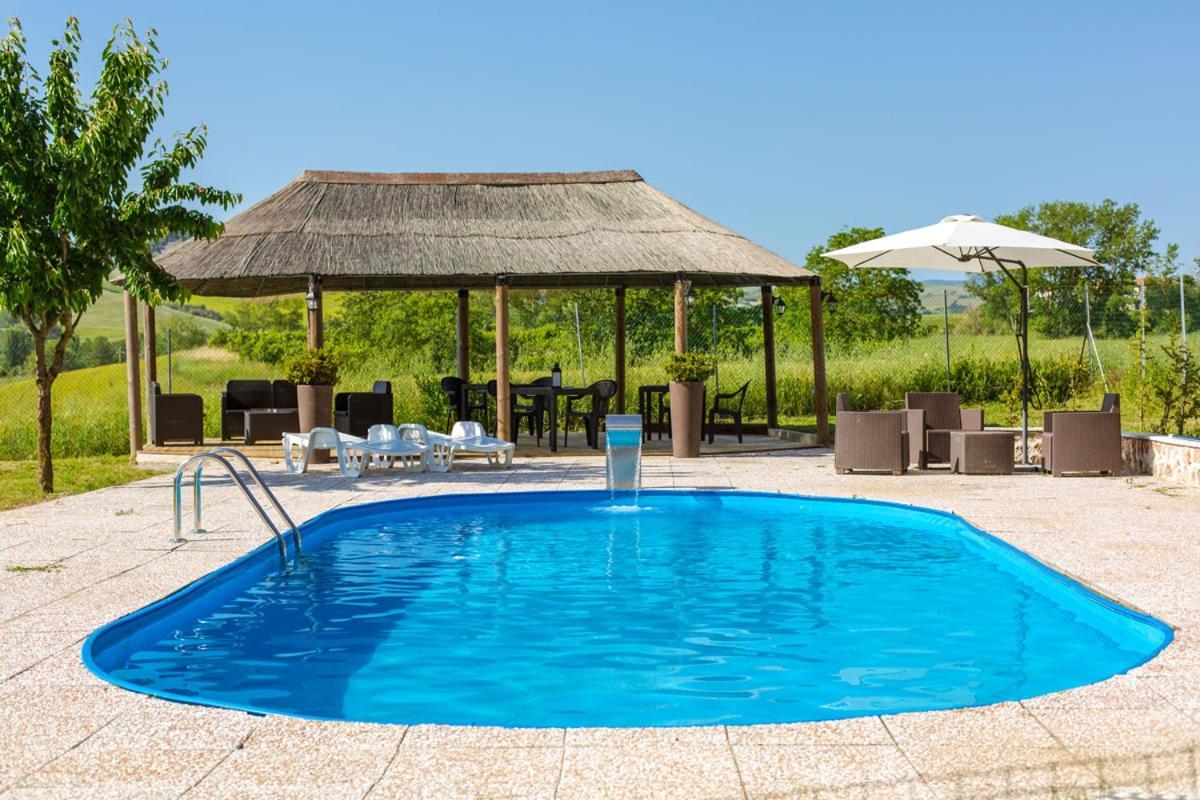 Agriturismo Molino Nuovo คาสเทลซานเปียโตรแตร์เม ภายนอก รูปภาพ