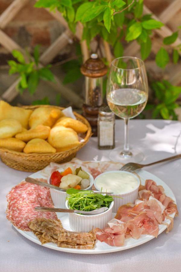 Agriturismo Molino Nuovo คาสเทลซานเปียโตรแตร์เม ภายนอก รูปภาพ