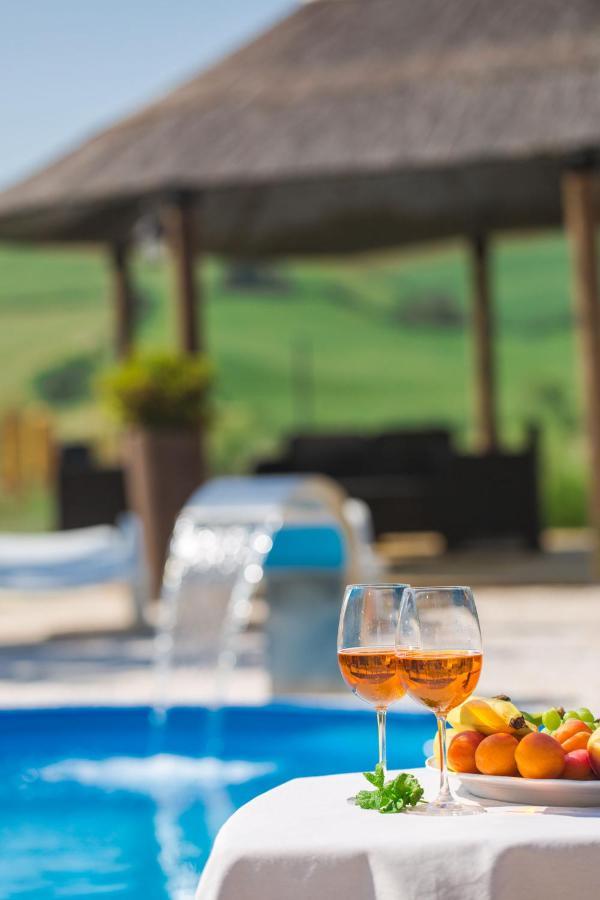 Agriturismo Molino Nuovo คาสเทลซานเปียโตรแตร์เม ภายนอก รูปภาพ